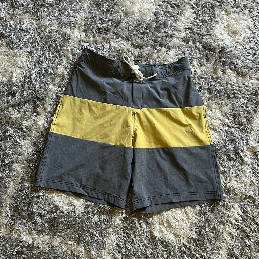 Men’s swim shorts